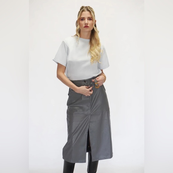 NWT Vegan Leather Skirt w. Belt - Picture 2 of 4